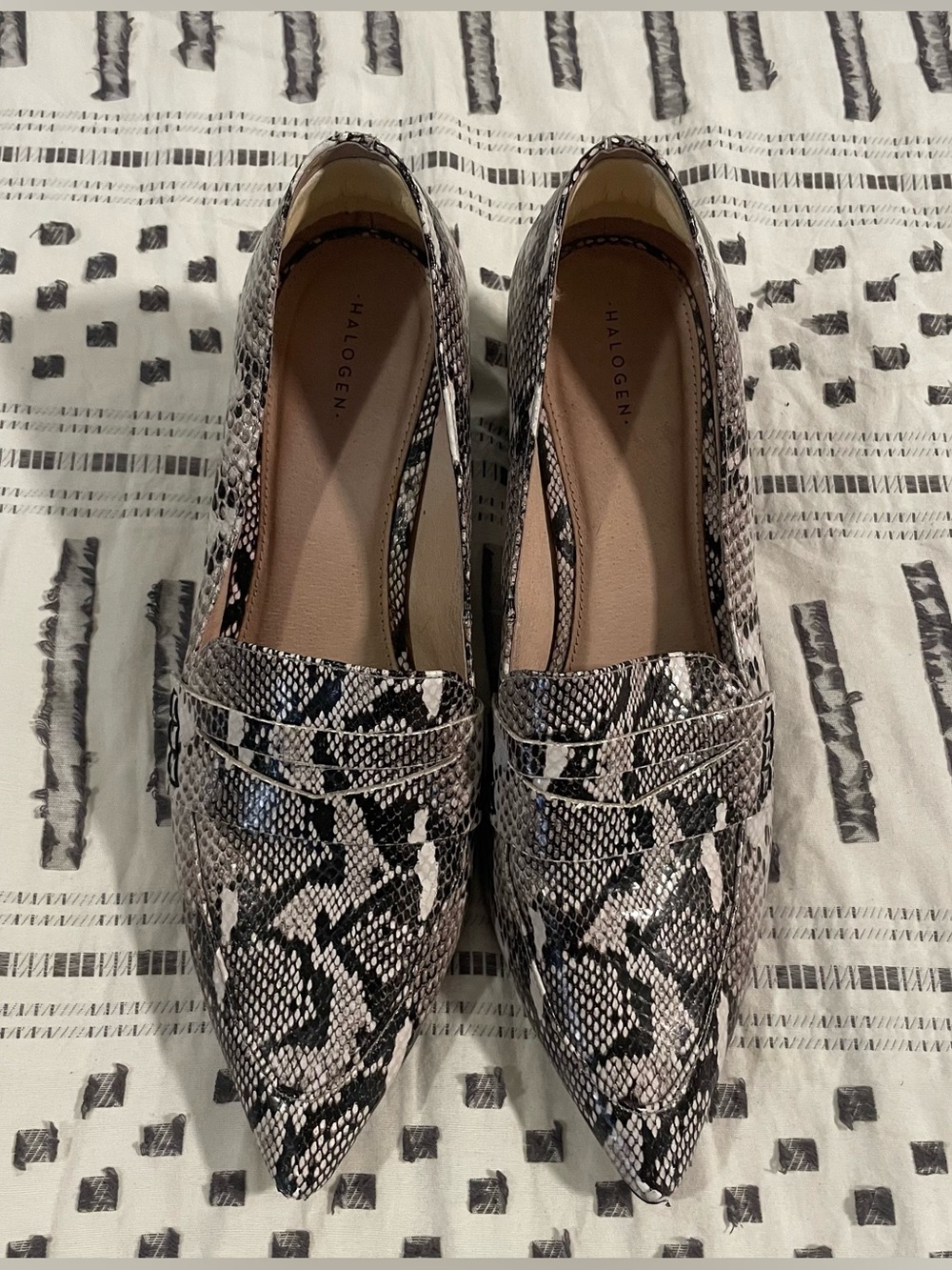 Halogen Black & White Snakeskin Pointed Toe Loafer Pumps Size 11M